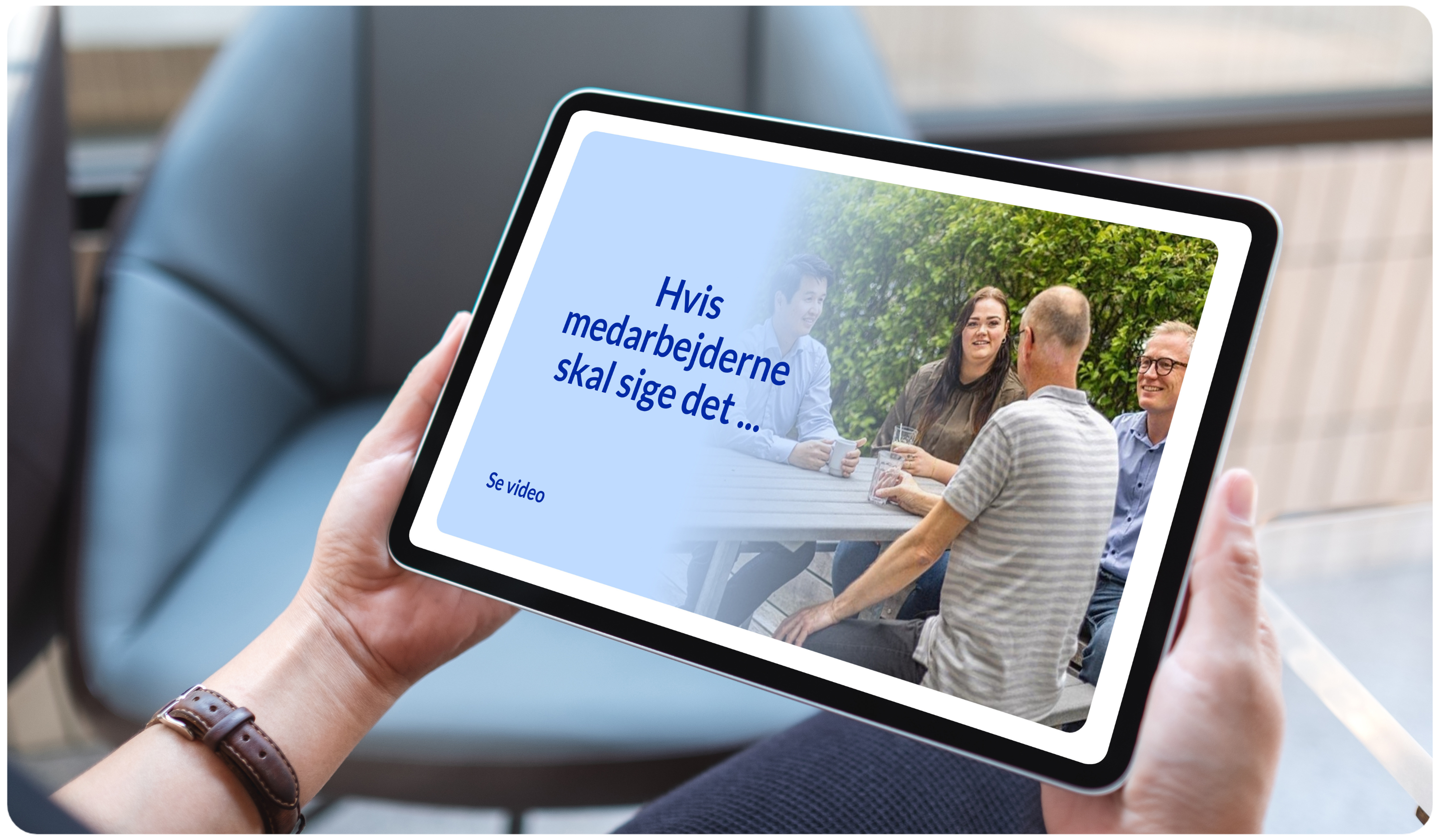 Tablet med video om, hvordan det er at være medarbejder i FDM