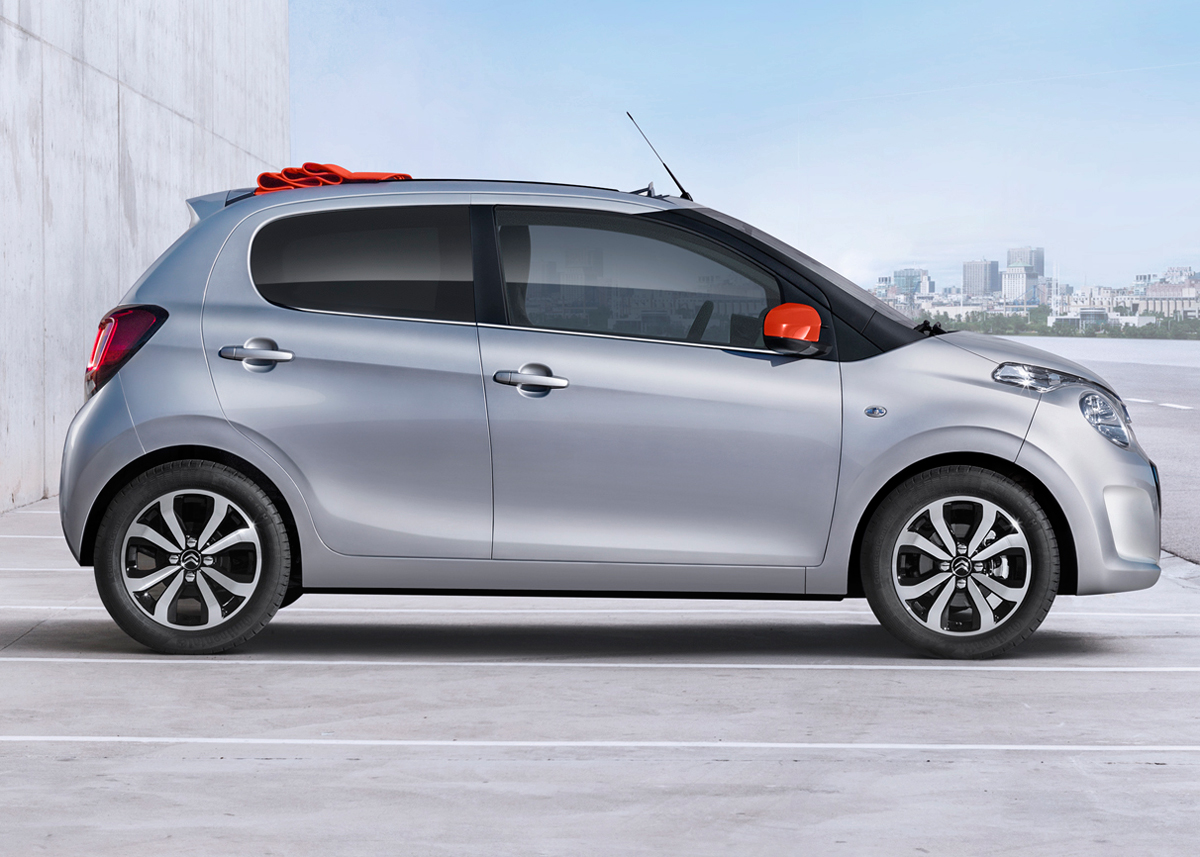 Citroën C1 er nogle få cm kortere end den nuværende, og vægten er reduceret en del til 840 kg for letteste version.