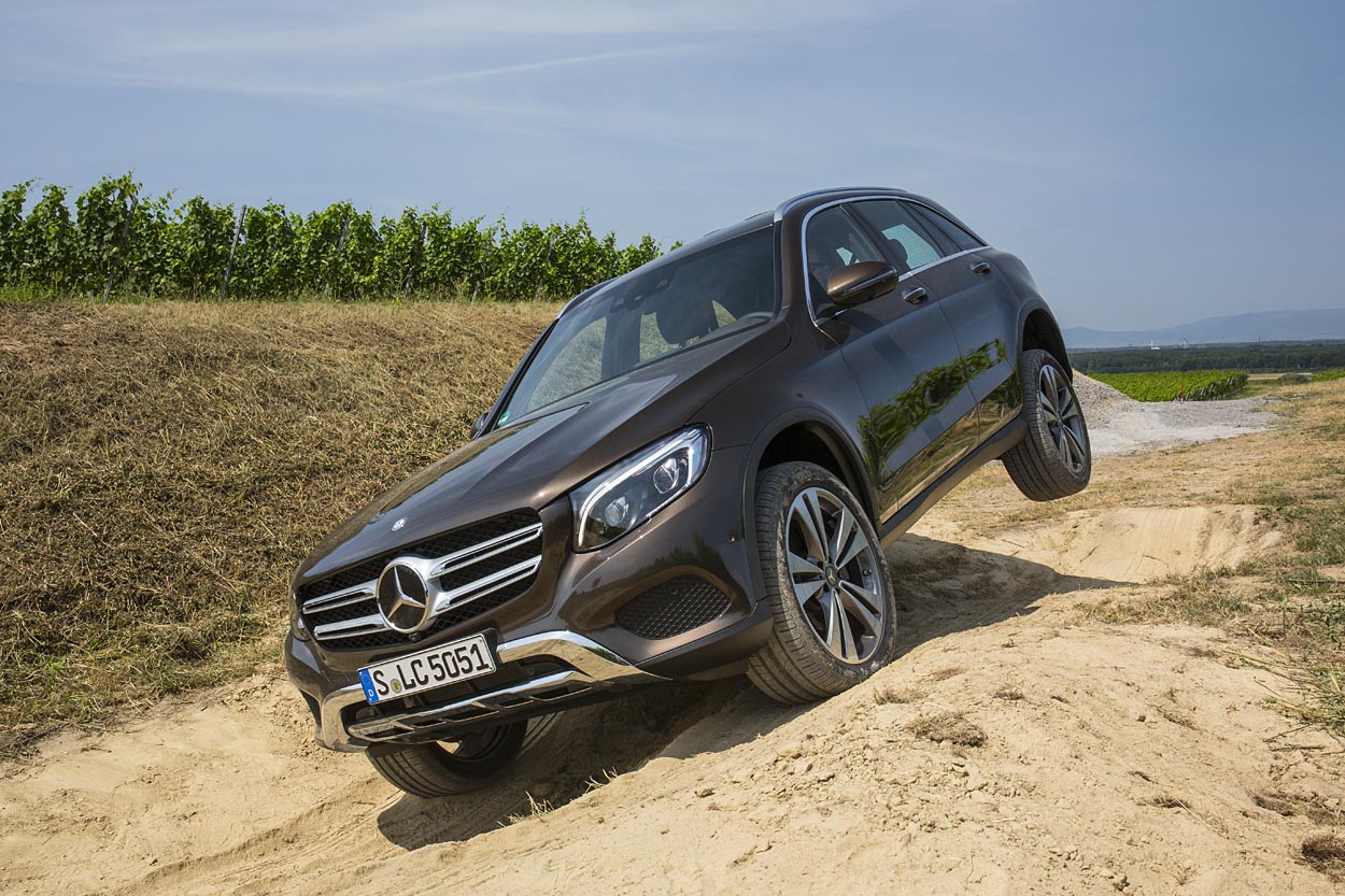 Offroad-egenskaberne er fuldblods trods fraværet af tunge systemer som reduktionsgear og mekanisk spærredifferentiale. Med elektronik kommer man langt.