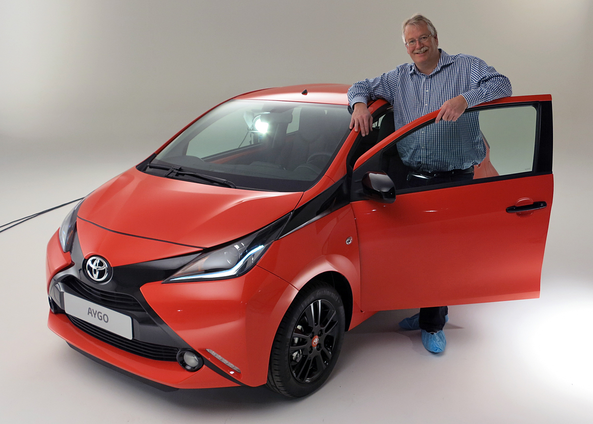 Motors Søren W. Rasmussen vurderer den lille Aygo: Man sidder godt ved forsæderne, mens bagsædet med sine to pladser ikke ligefrem giver plads til store danskere.