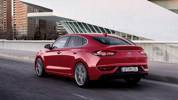 Hyundai i30 Fastback bagfra