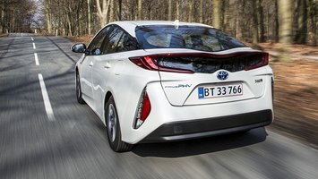 Toyota Prius Plug-In bagfra