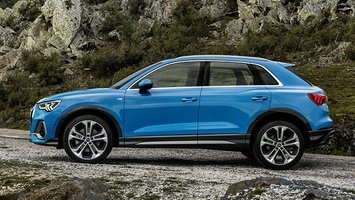 Audi Q3 fra siden