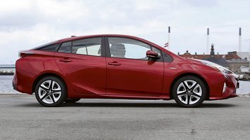 Toyota Prius fra siden