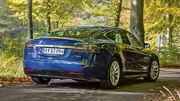 Tesla Model S bagfra