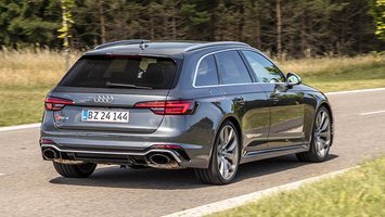 Audi RS4 bagfra