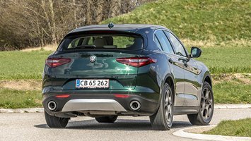 Alfa Romeo Stelvio set bagfra