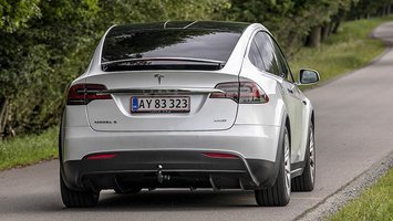 Tesla Model X set bagfra