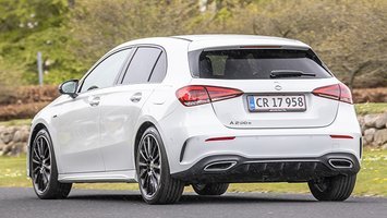 Mercedes-Benz A250 e set bagfra
