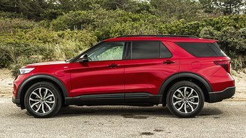 Ford Explorer fra siden
