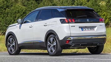 Peugeot 3008 PHEV set bagfra