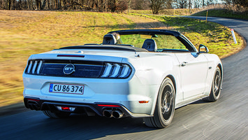 Ford Mustang set bagfra