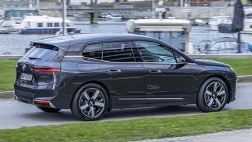 BMW iX set bagfra