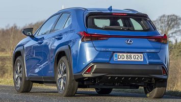 Lexus UX 300e set bagfra