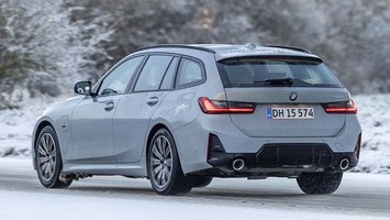 BMW 330e set bagfra