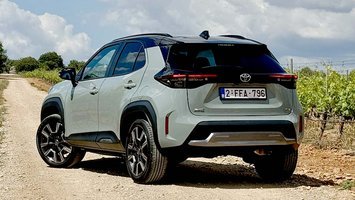 Toyota Yaris Cross set bagfra