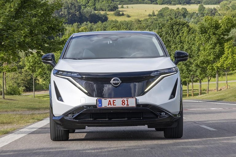 Nissan Ariya set forfra