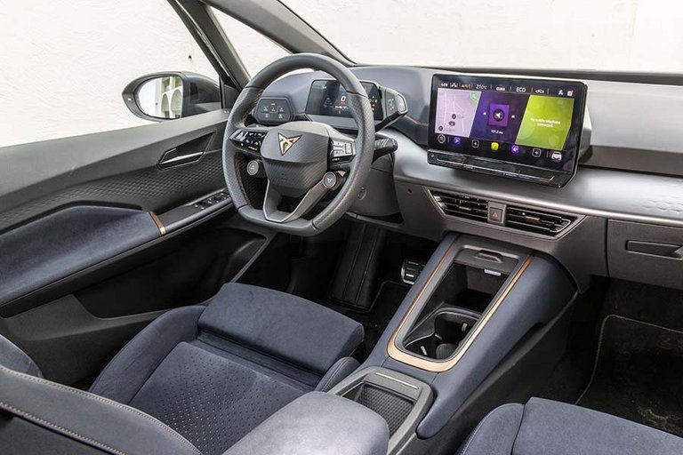 Cupra Born kabine