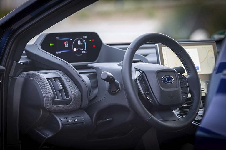 Subaru Solterra kabine