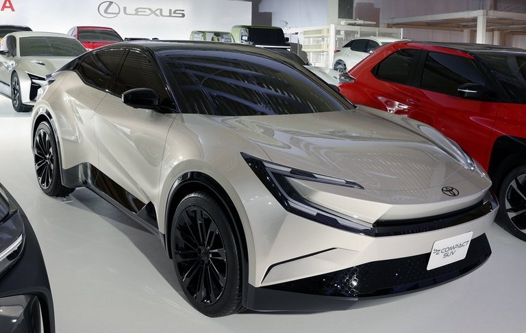 Konceptbilen, som Toyota nu viser på Los Angeles Motor Show, ser ud til at være næsten samme bil, som var med i Toyotas store elbil-præsentation foret år siden.
