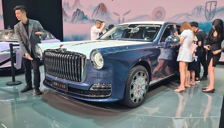 Hongqi L5.