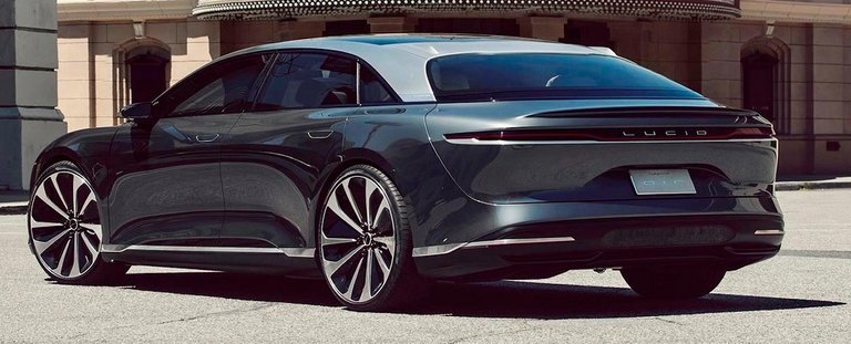 Lucid Air er første model fra det amerikanske mærke. Elbilen har forrygende præstationer.