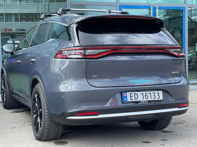 BYD Tang er en stor, syvpersoners SUV, som kan købes i Norge.