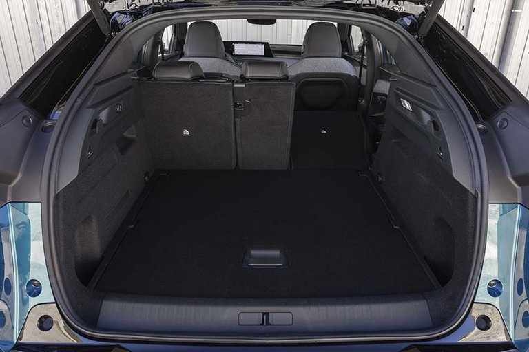 Bagagerummet i en Peugeot E-3008