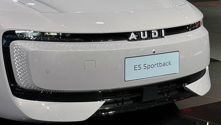 Fronten på AUDI E5 sportback.