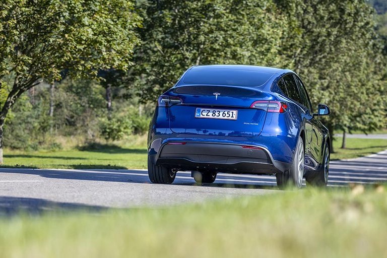Tesla har sat priserne ned med op til 120.000 kr. på deres Model Y.