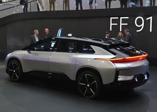 Den ca. fem meter lange Faraday Future FF91 har kun plads til fire. Til gengæld er bagsædepladsen fyrstelig.