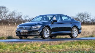 VW Passat set fra siden