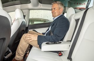 Fint bagsæde i Tesla Model 3