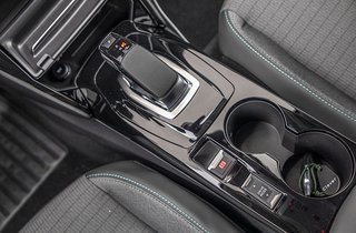 Peugeot e-208 gear