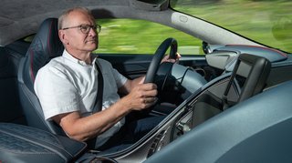 Aston Martin kabine med Bo