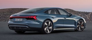 Audi E-tron GT er en firedørs bil.