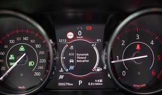 Digitalt instrumenthus i Jaguar E-Pace