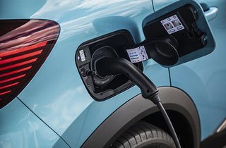 Renault Captur ladestik