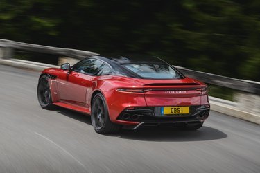 Det er især bagfra, at slægtskabet med DB11 er tydeligt.
