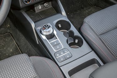 Automatgearet fungerer upåklageligt og er blandt de bedste traditionelle automatgear, vi har prøvet i denne prisklasse. Gearvælgeren går automatisk i P, når man standser motoren. Sådan skal det være!