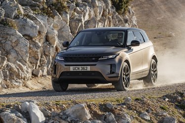 Range Rover Evoque er klar i sin anden generation. Designet er stadig imponerende, og indvendigt er bilen vokset.