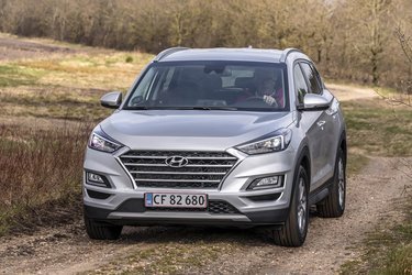 Hyundai Tucson har fået en front, der giver den lighed med dens mange søstermodeller.