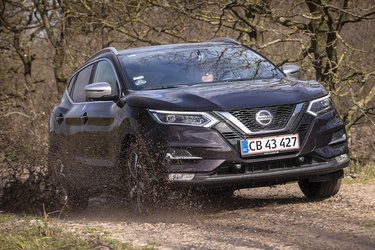 Qashqai er en vellykket bil, og denne Tekna+ udgave får man bl.a. gode LED-forlygter som standard.