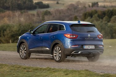 Renault Kadjar har nyligt fået et lille facelift, der giver bilen et pænt udseende. En fast monteret trækkrog gør det muligt at trække op til 1.500 kg.