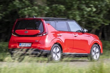 Designet på Kia e-Soul er anderledes, og enten elsker man bilens utraditionelle linjer, eller også hader man dem.