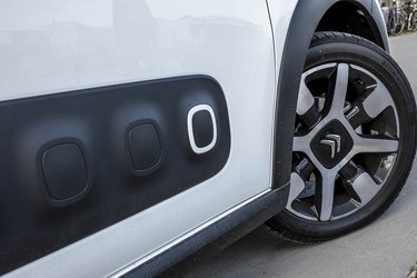 17”-alufælge og airbumps er en del af VTR Sport-udstyret. Airbumps kan fravælges, hvis du ikke vil have plastlommer på siden.  