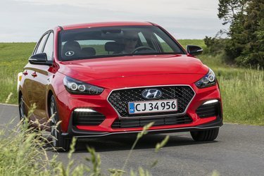 LED-forlygter er en del af Performance-udgaven af i30 N Line. Det er dog ikke den adaptive udgave, blot bedre lys end du havde fået med traditionelle halogenforlygter.