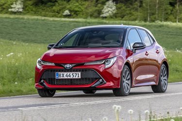 Med designpakken får bilen et lidt frækkere design, hvor det sorte tag kombineres med en metallak. Corolla fås som hatchback (testbilen) eller for 10.000 kr. mere som stationcar. 