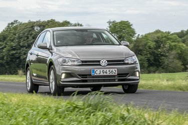 Polo kom frem i 2017, og det varer lidt tid, før der kommer et facelift af modellen. Den sælges kun med traditionelle drivlinjer og findes hverken som hybrid, plugin-hybrid eller elbil. 