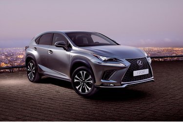 Lexus NX, en mellemstor SUV, er en relativ ny model i Lexus-familien. Den kan blive en af de mest solgte Lexus-modeller i Danmark.